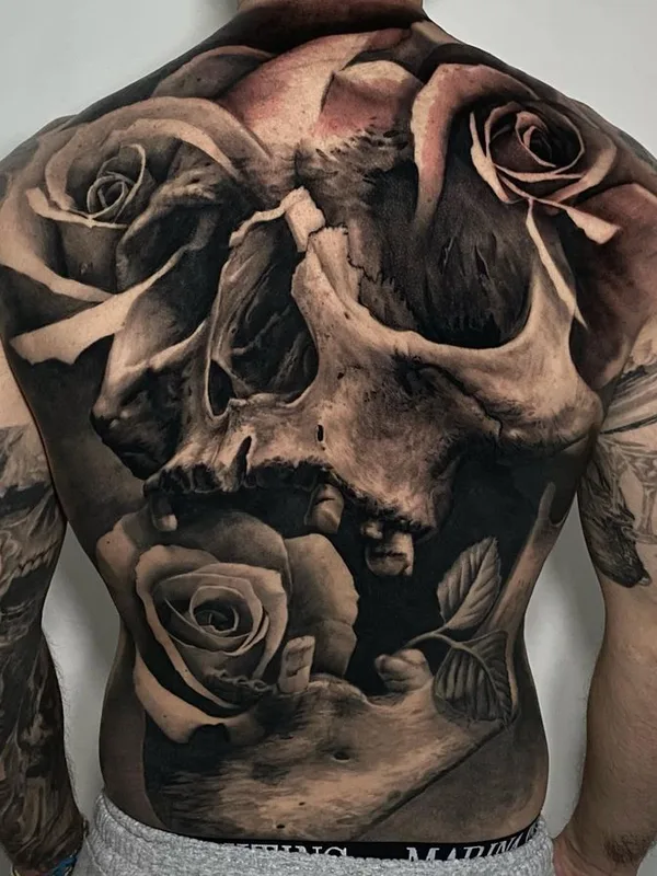 black and grey realism 纹身 在 full back #66306 | 纹身师 Simone Covallero