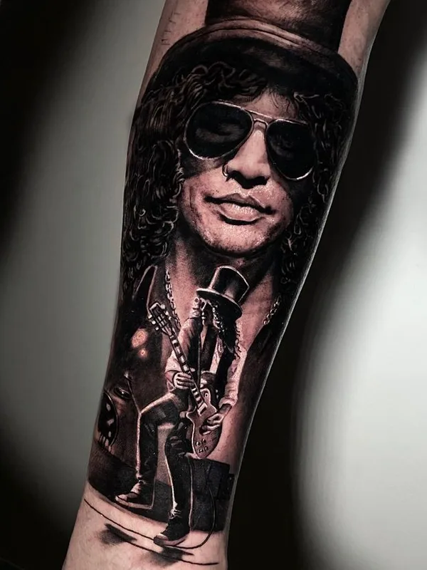 black and grey realism 纹身 在 forearm #66299 | 纹身师 Simone Covallero
