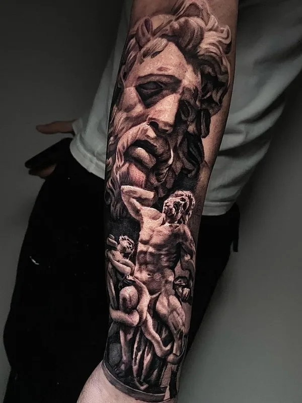 black and grey realism 纹身 在 forearm #66298 | 纹身师 Simone Covallero