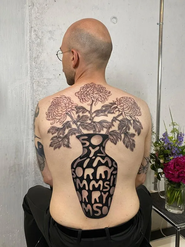male black and grey blackwork 타투 부위 full back #66389 | 타투이스트 Alvaro Groznyy