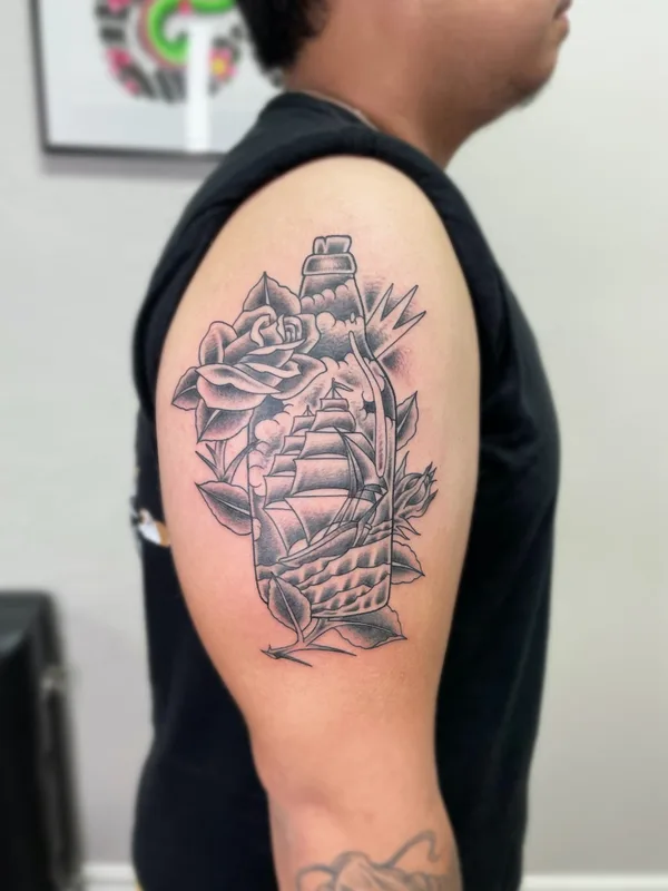 male black and grey black and grey 타투 부위 upper arm #66433 | 타투이스트 Sergey Fish