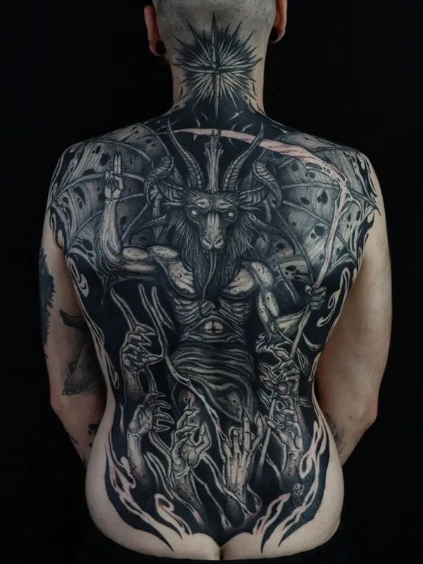 black and grey blackwork 纹身 在 full back #66466 | 纹身师 Gérard Sathan