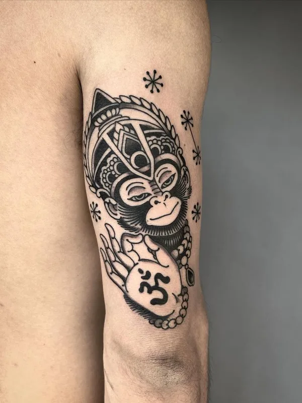 black and grey blackwork 纹身 在 upper arm #66521 | 纹身师 Jeremie Kergroach