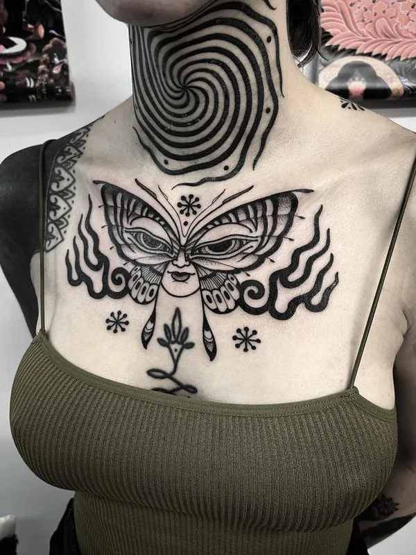 female black blackwork 纹身 在 chest #66520 | 纹身师 Jeremie Kergroach