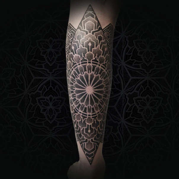 Geometric Geometric, Ornamental tattoo on Calf