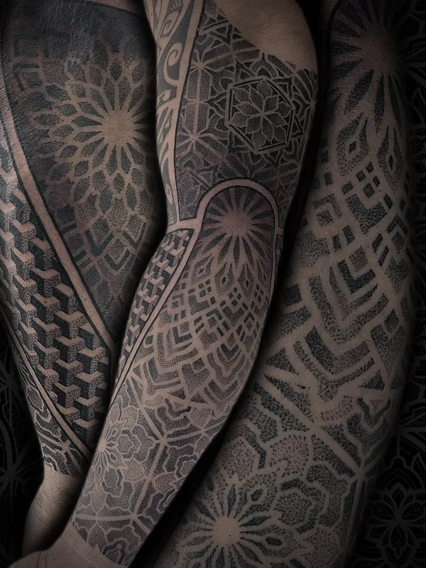 black and grey geometric 纹身 在 full sleeve #66539 | 纹身师 Jean Pierre Mottin