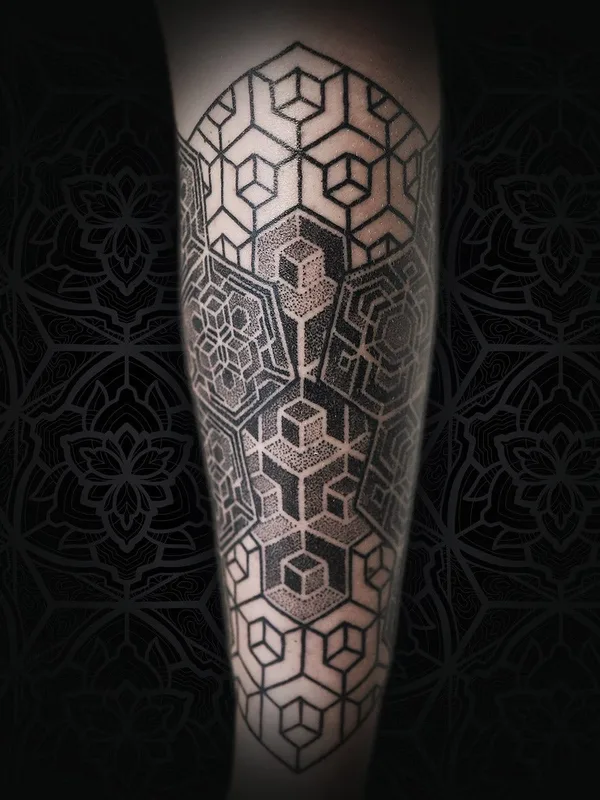 black geometric 纹身 在 forearm #66544 | 纹身师 Jean Pierre Mottin