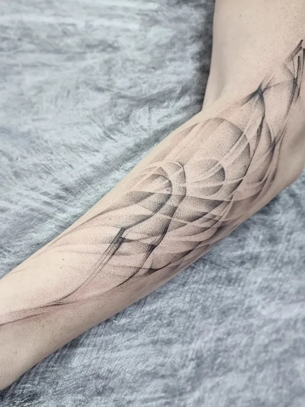 black and grey abstract Tatuaggio su forearm #66584 | Tatuatore alisha.ttt