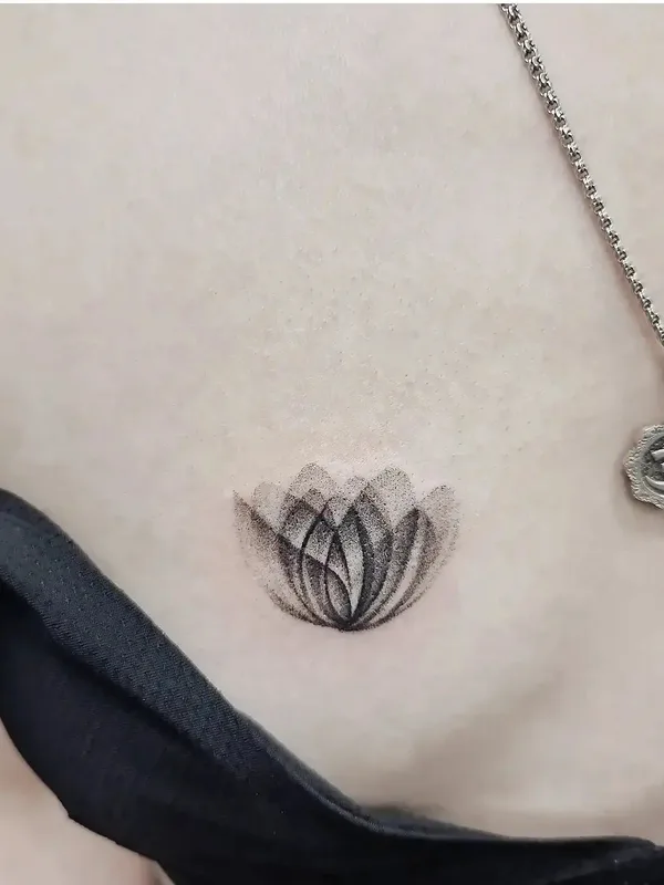 female black dotwork Tatuaggio su sternum #66588 | Tatuatore alisha.ttt