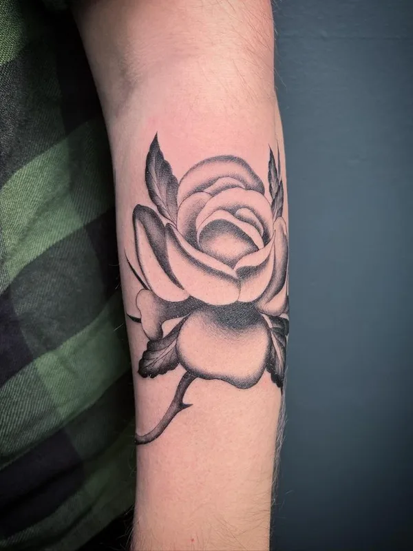black and grey realism Tatuagem em forearm #66981 | Tatuador Suvi of Tear Garden