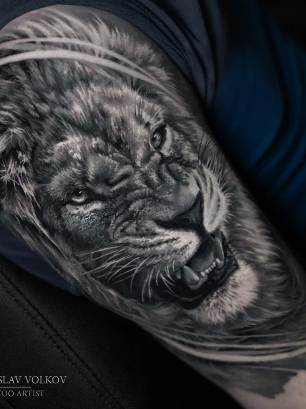 black and grey realism татуировка на upper arm #67100 | Тату мастер Вячеслав Волков