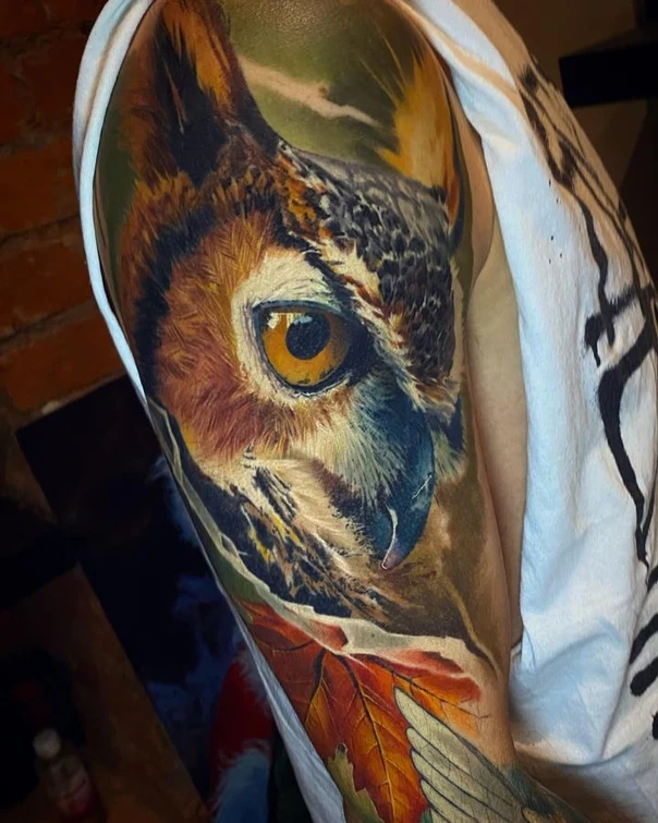 Реализм Owl, Leaf tattoo на Плечо