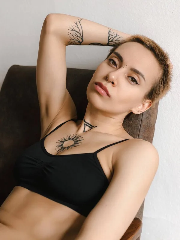 female black linework 타투 부위 chest #67271 | 타투이스트 Alex Shaula