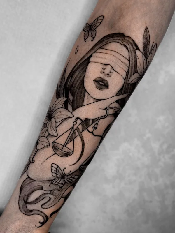 black and grey blackwork 타투 부위 forearm #67429 | 타투이스트 Łera Zabłocka