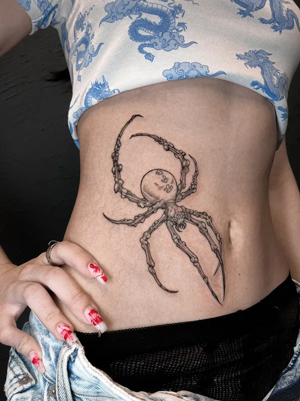 female black blackwork 타투 부위 stomach #67441 | 타투이스트 Łera Zabłocka