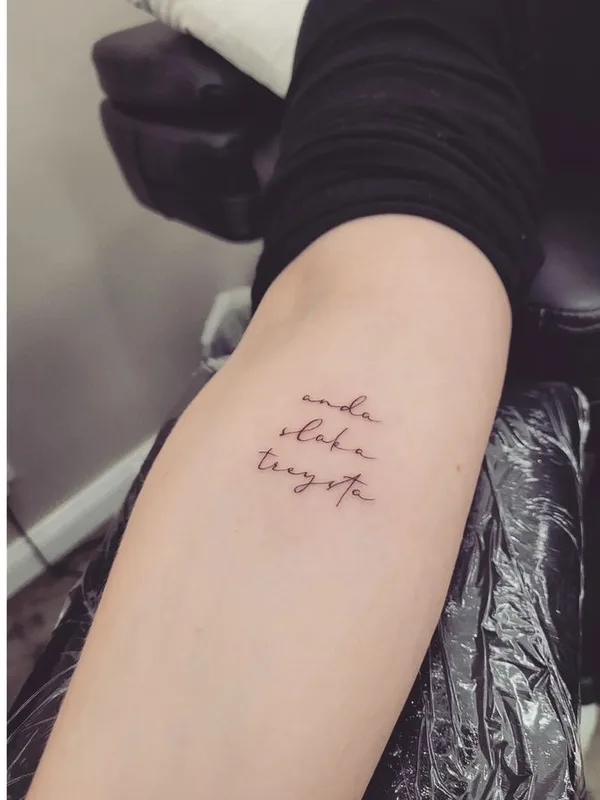 black fineline tatouage sur forearm #67469 | Artiste tatoueur moonchild_tattooing