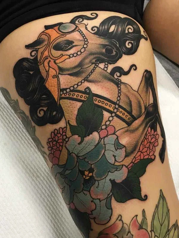 color neo traditional 纹身 在 thigh #10629 | 纹身师 Emily Rose Murray