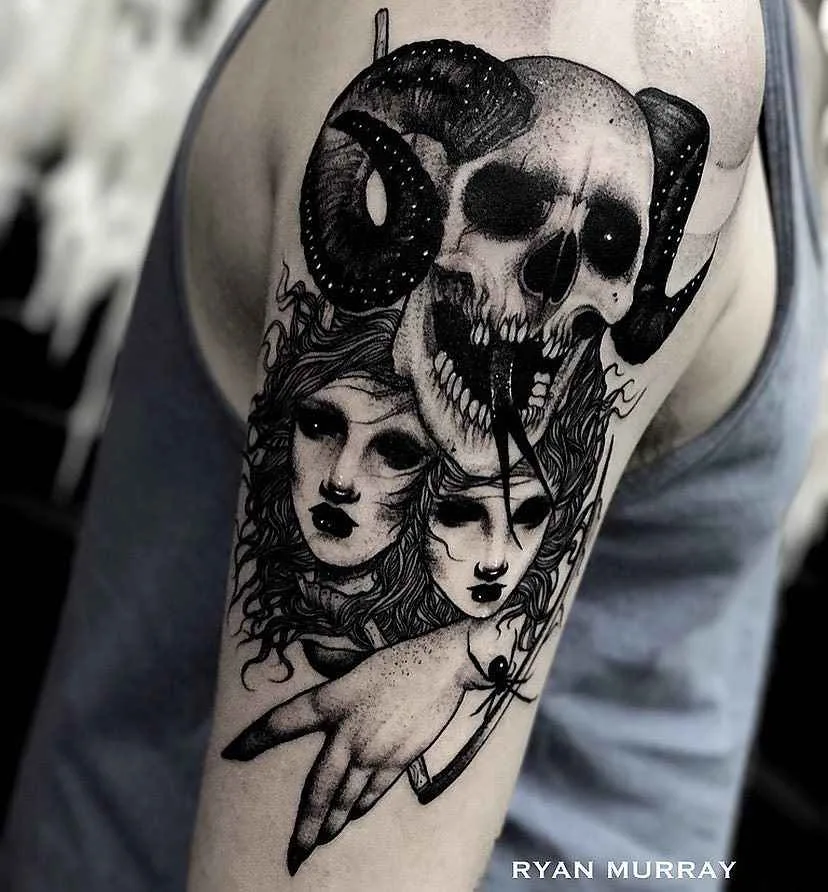 Тату мастер Ryan Murray black horror neotraditional tattoo