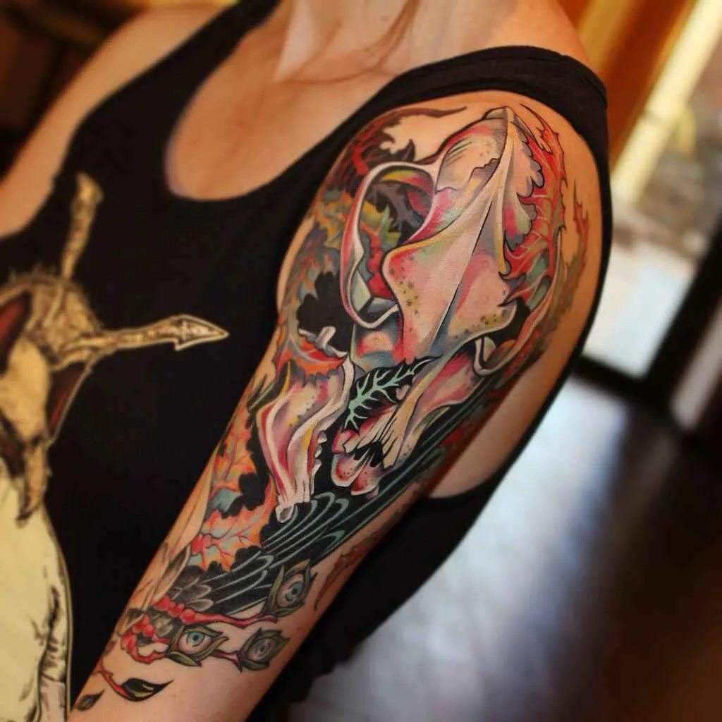 Artista di tatuaggi Zinaida Pasko, ritratto in colore e nero e grigio, realismo, minimalismo | Mosca, Russia