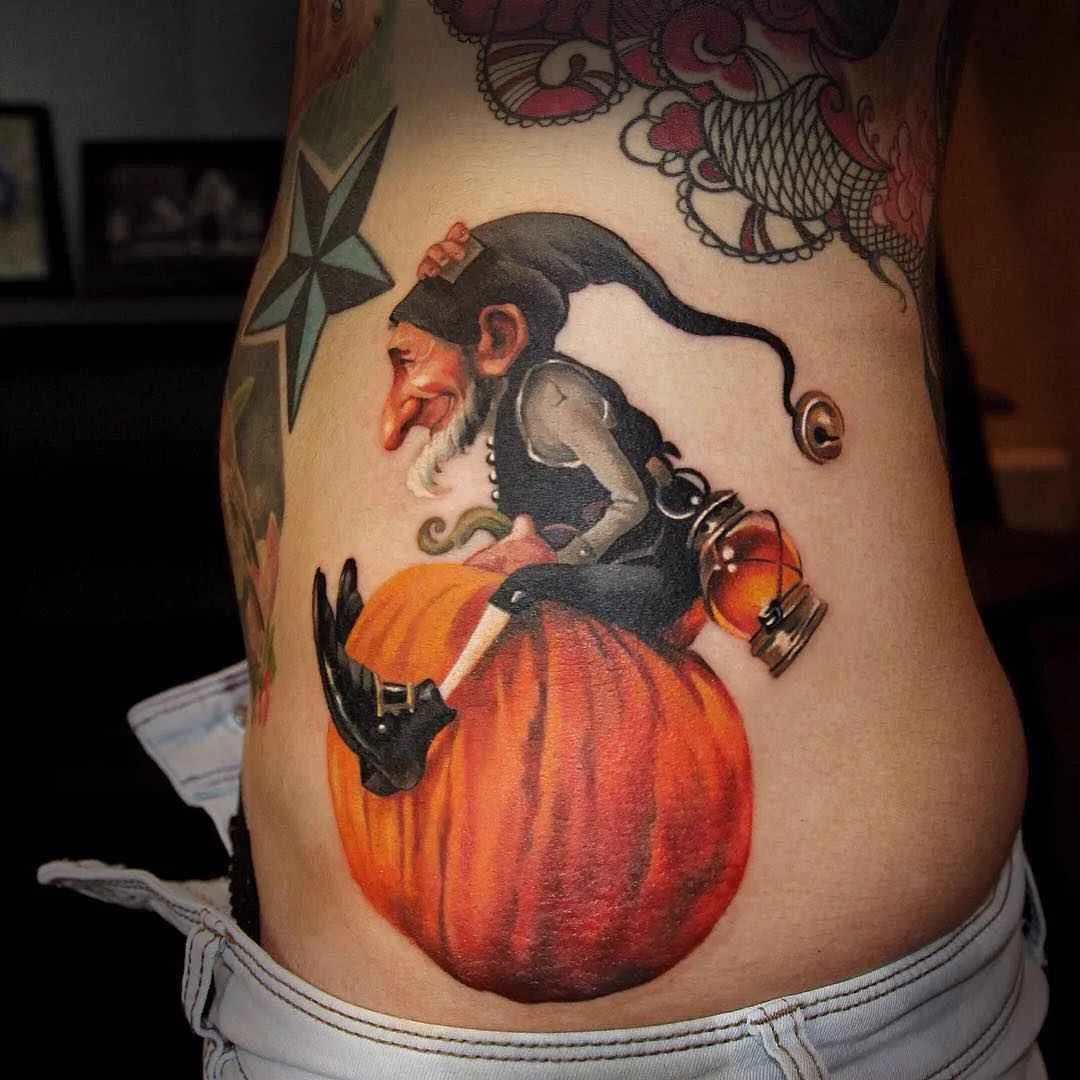 Artista di tatuaggi Zinaida Pasko, ritratto in colore e nero e grigio, realismo, minimalismo | Mosca, Russia