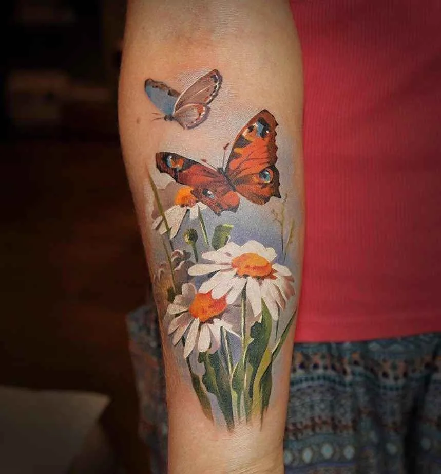 Artista di tatuaggi Zinaida Pasko, ritratto in colore e nero e grigio, realismo, minimalismo | Mosca, Russia