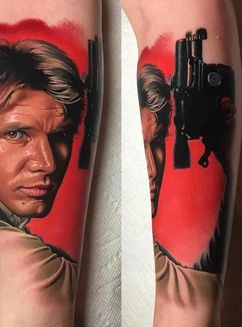 Artista di tatuaggi Paul Marino
