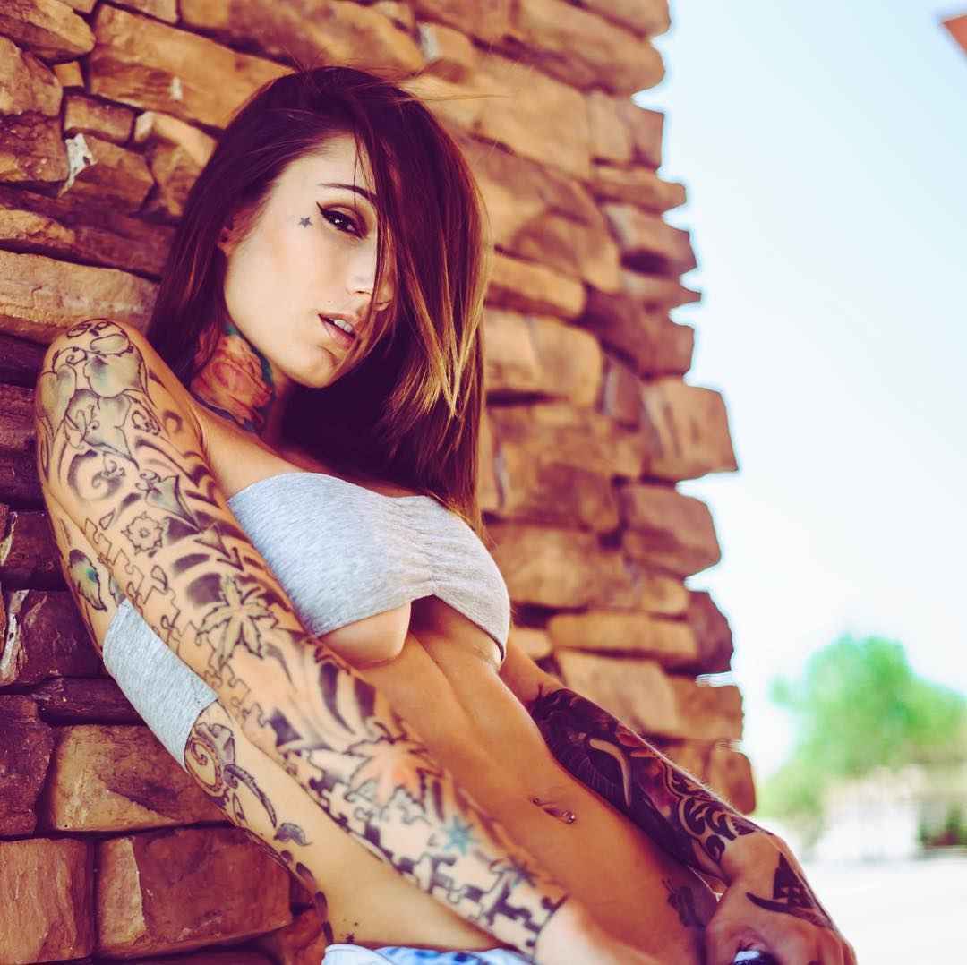 Татуированная модель Brin Amberlee , альтернативная фото модель, татуирован...