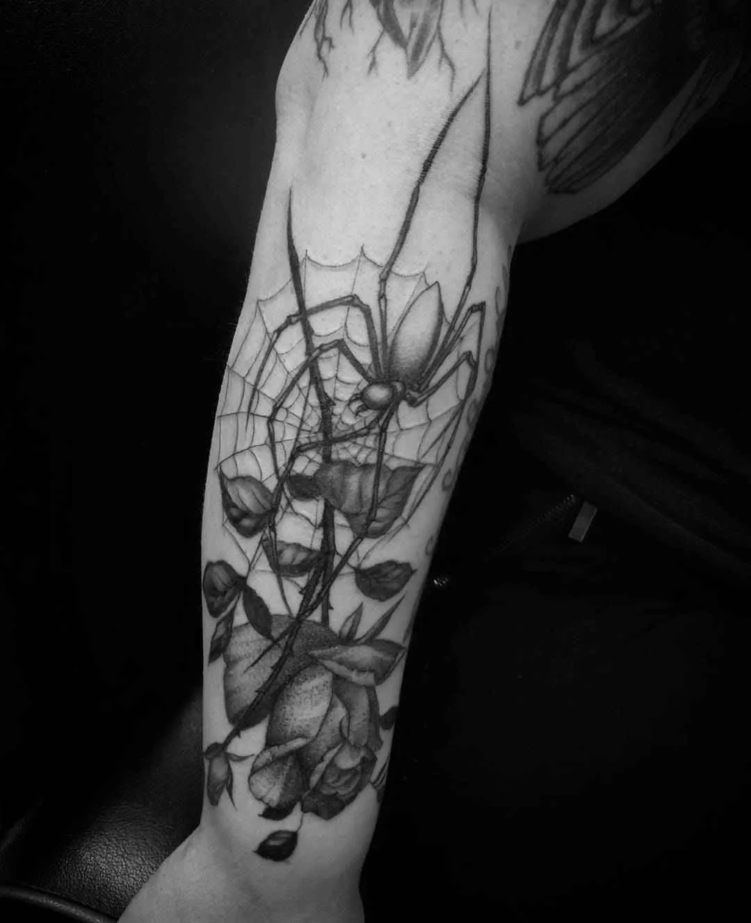 Tattoo artist Talley Matthew, authors black&grey scale tattoo, blackwork | USA