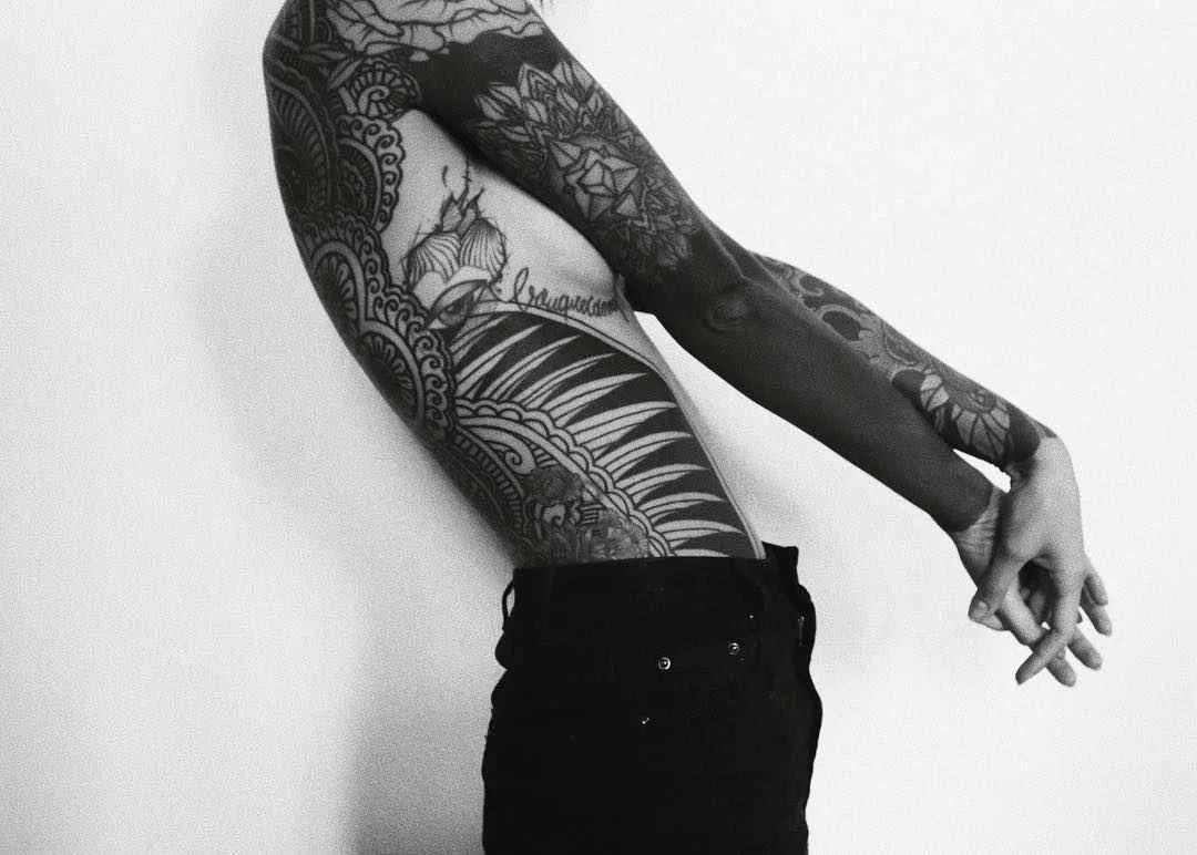 Tattoo model Anh Wisle, alternative photo model, tattooed girl | France