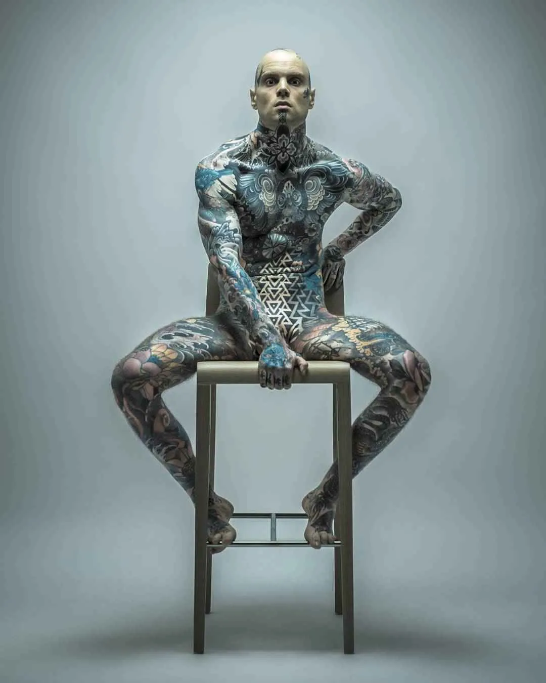 Modello di tatuaggio Sylvain Hélaine, modello di fitness alternativo maschile, uomini tatuati | Francia  