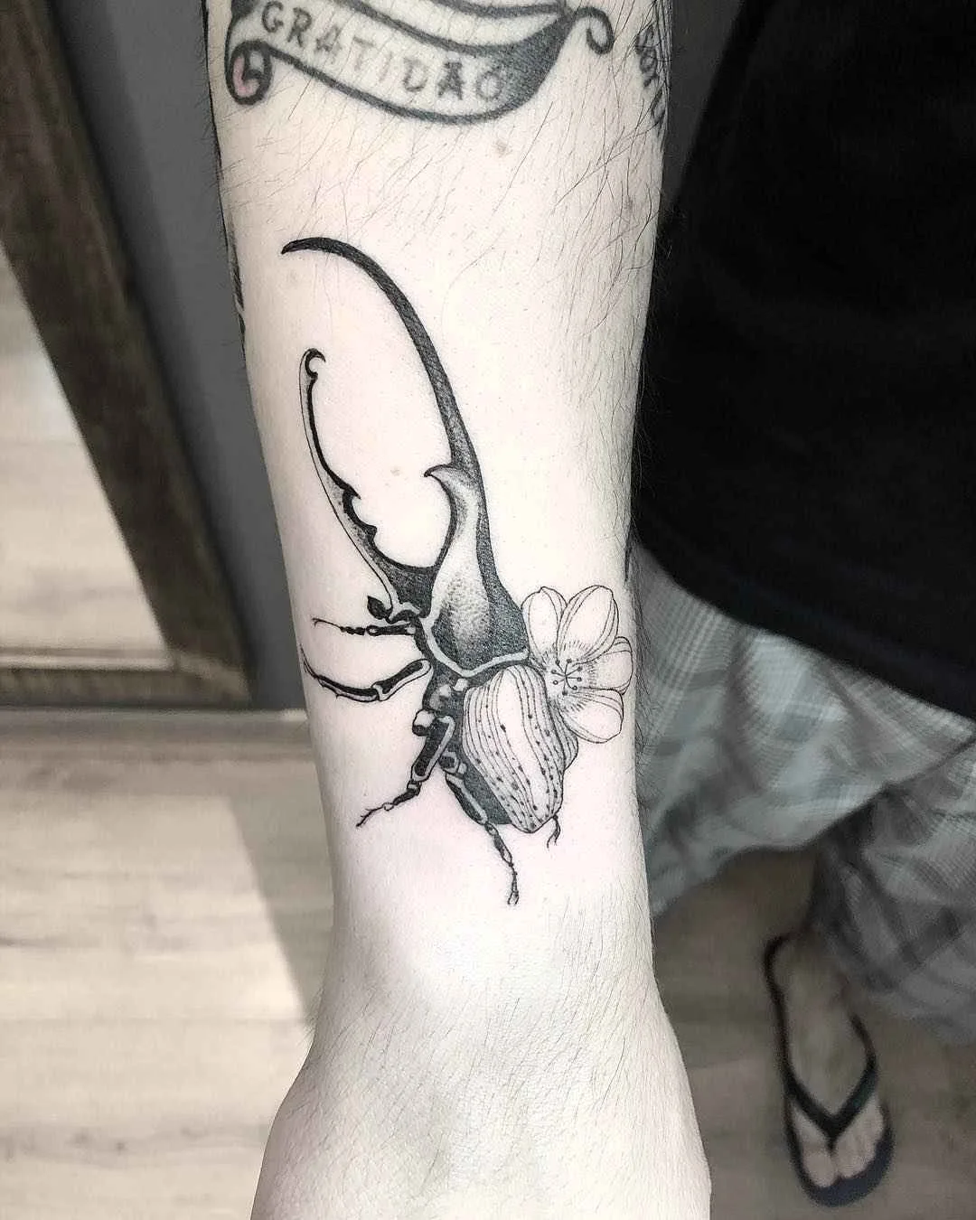 Tatuador(a) Sandra Cunha authors style blackwork tattoo, linework, surrealism | Brasil