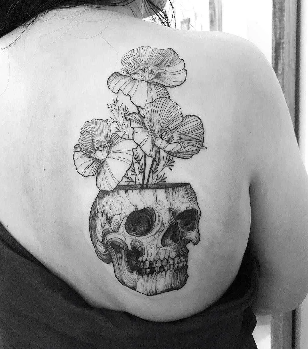 Tatuador(a) Sandra Cunha authors style blackwork tattoo, linework, surrealism | Brasil