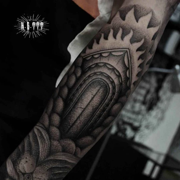 Блэкворк Geometric, Door tattoo на Предплечье