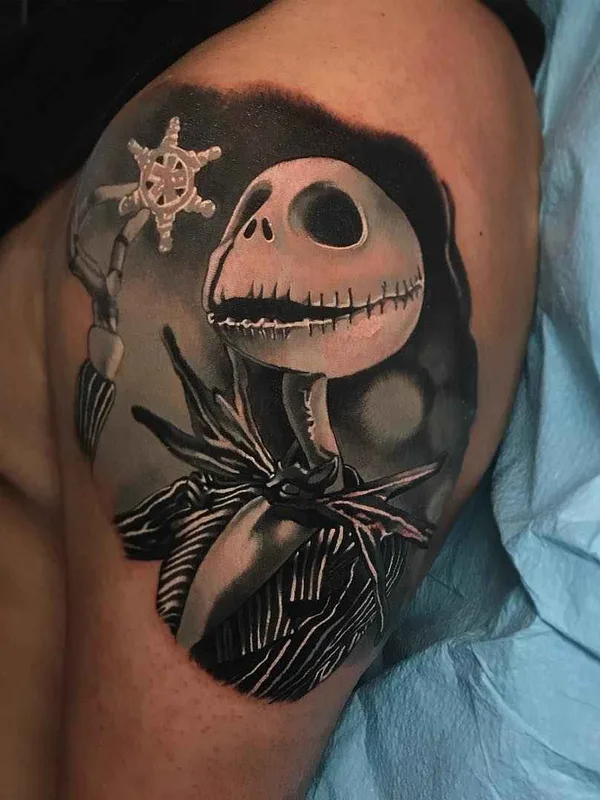 black and grey realism Tatuagem em shoulder #19611 | Tatuador Paul Marino