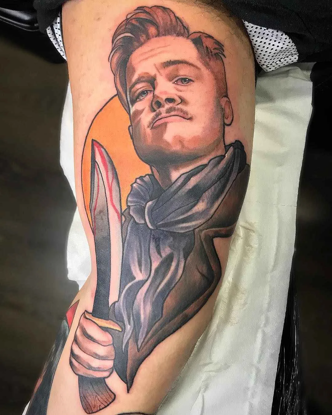 Artista di tatuaggi Raquel Escudero, tatuaggio a colori neo tradizionale di film | Spagna