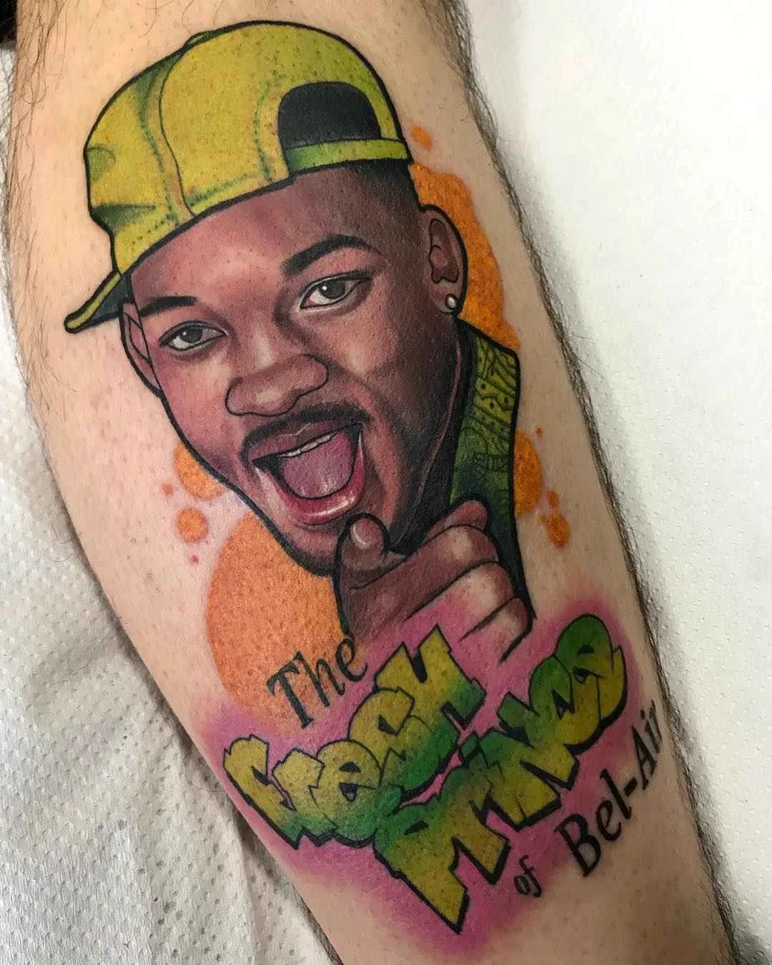 Artista di tatuaggi Raquel Escudero, tatuaggio a colori neo tradizionale di film | Spagna
