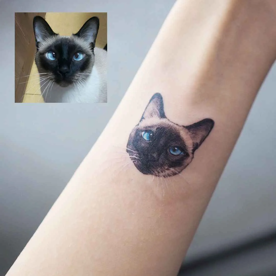 Tattoo artist Yammy, color and black and grey minimalistic pets tattoo | Seoul, Korea