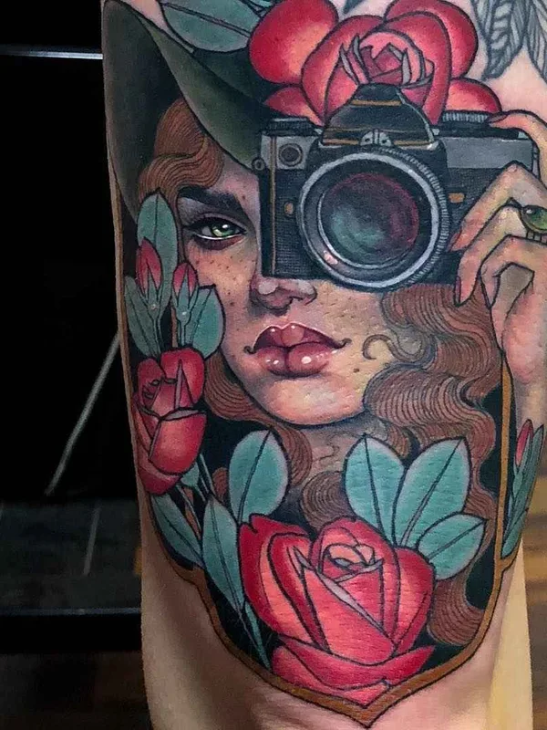 female color realism 纹身 在 thigh #20287 | 纹身师 Hannah Flowers