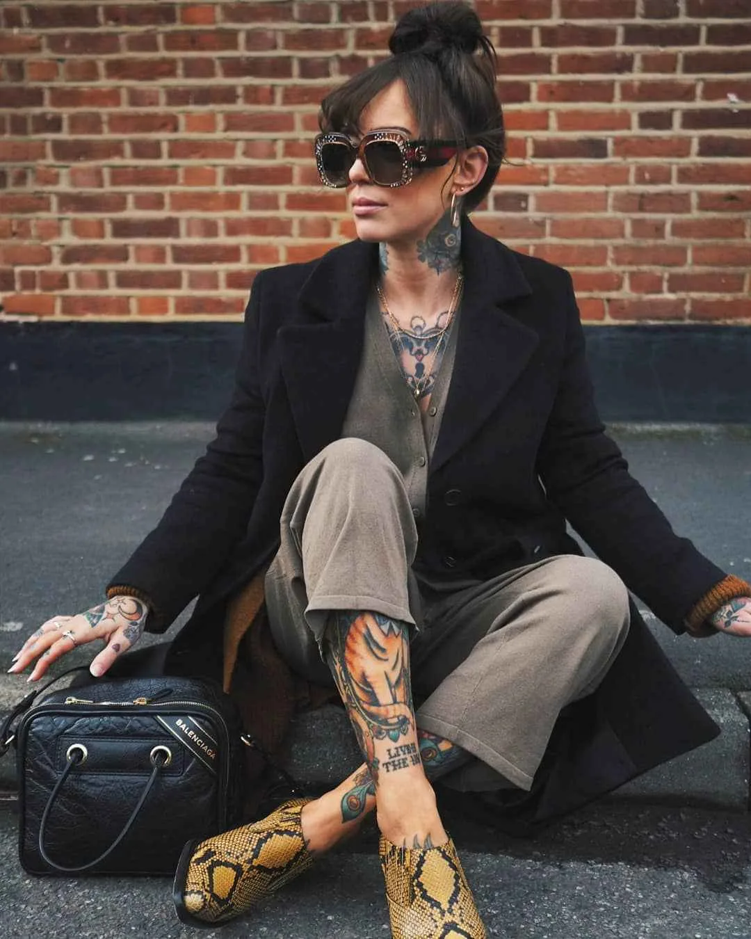 Tattooed model and fashion blogger Sammi Jefcoate, inked girl | United Kingdom, Italy 