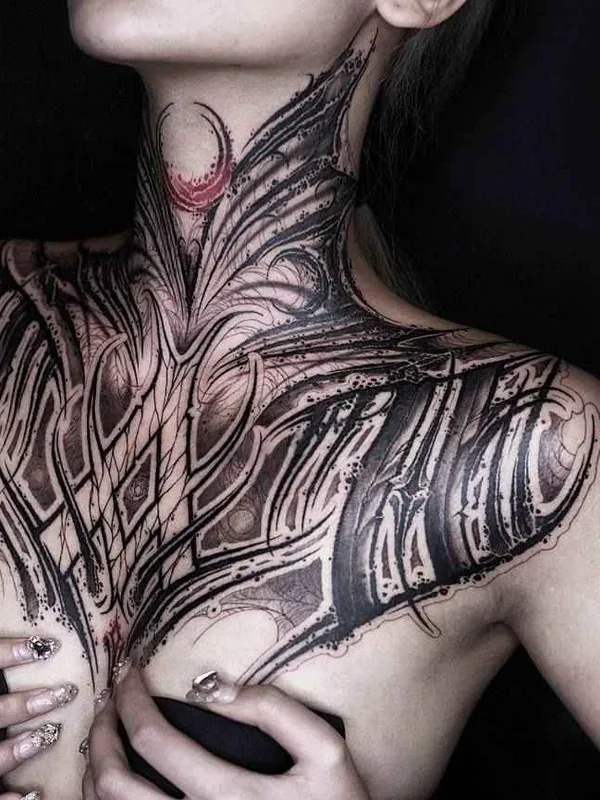 female black and grey blackwork 纹身 在 chest #19674 | 纹身师 YZTATTOO BBK