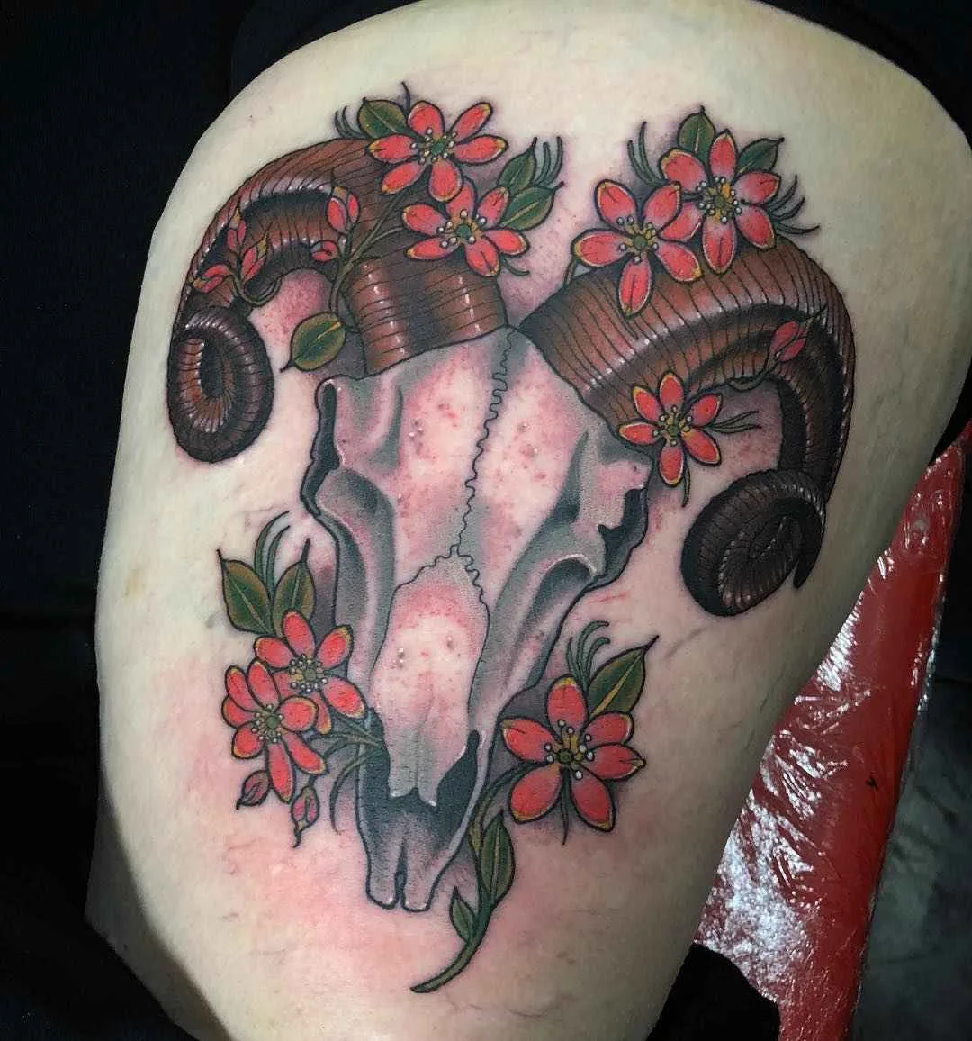 Tattoo artist Sadee Glover, color neo traditional and traditional tattoo | England