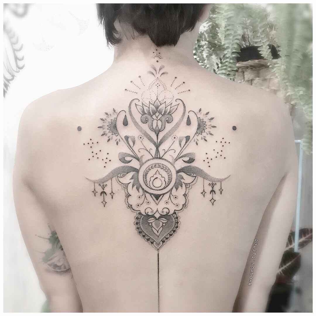 Simple And Cool Dotwork Tattoo For Girl On Rib Side