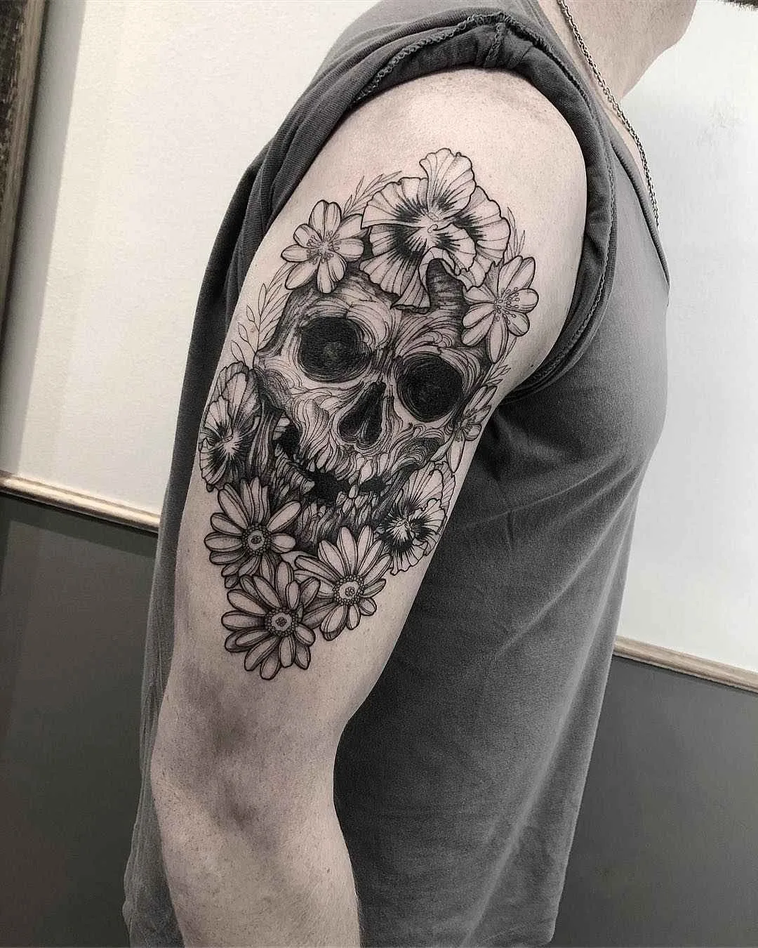 Tatuador(a) Sandra Cunha authors style blackwork tattoo, linework, surrealism | Brasil