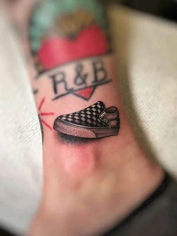 black and grey realism 타투 부위 foot #20149 | 타투이스트 Dan Smith