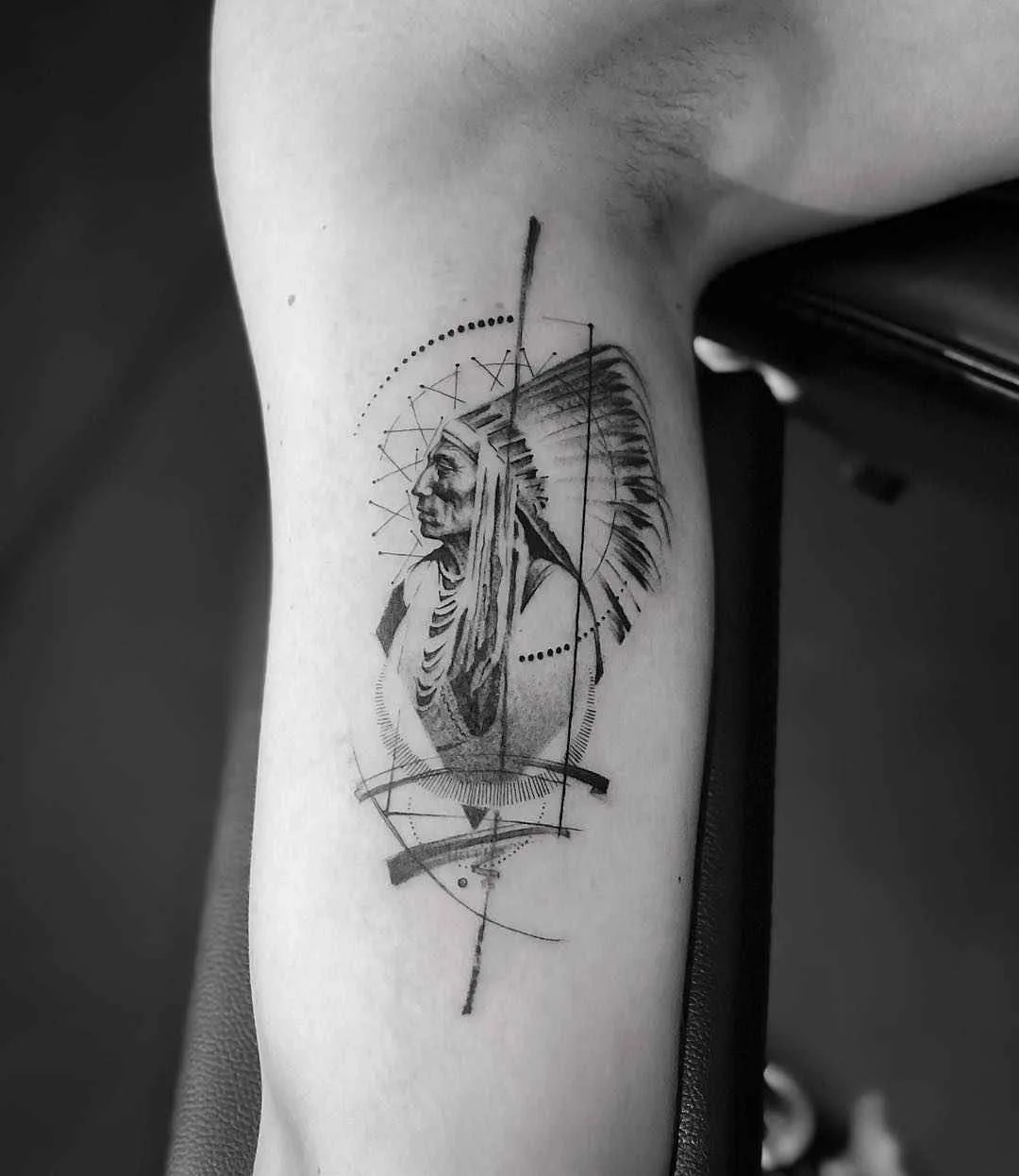 Tattoo artist John Monteiro, authors abstract blackwork graphic tattoo | Brazil