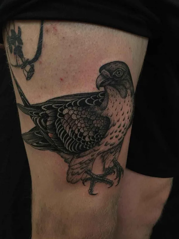 black and grey realism Tatuaggio su thigh #19750 | Tatuatore Richard Warnock