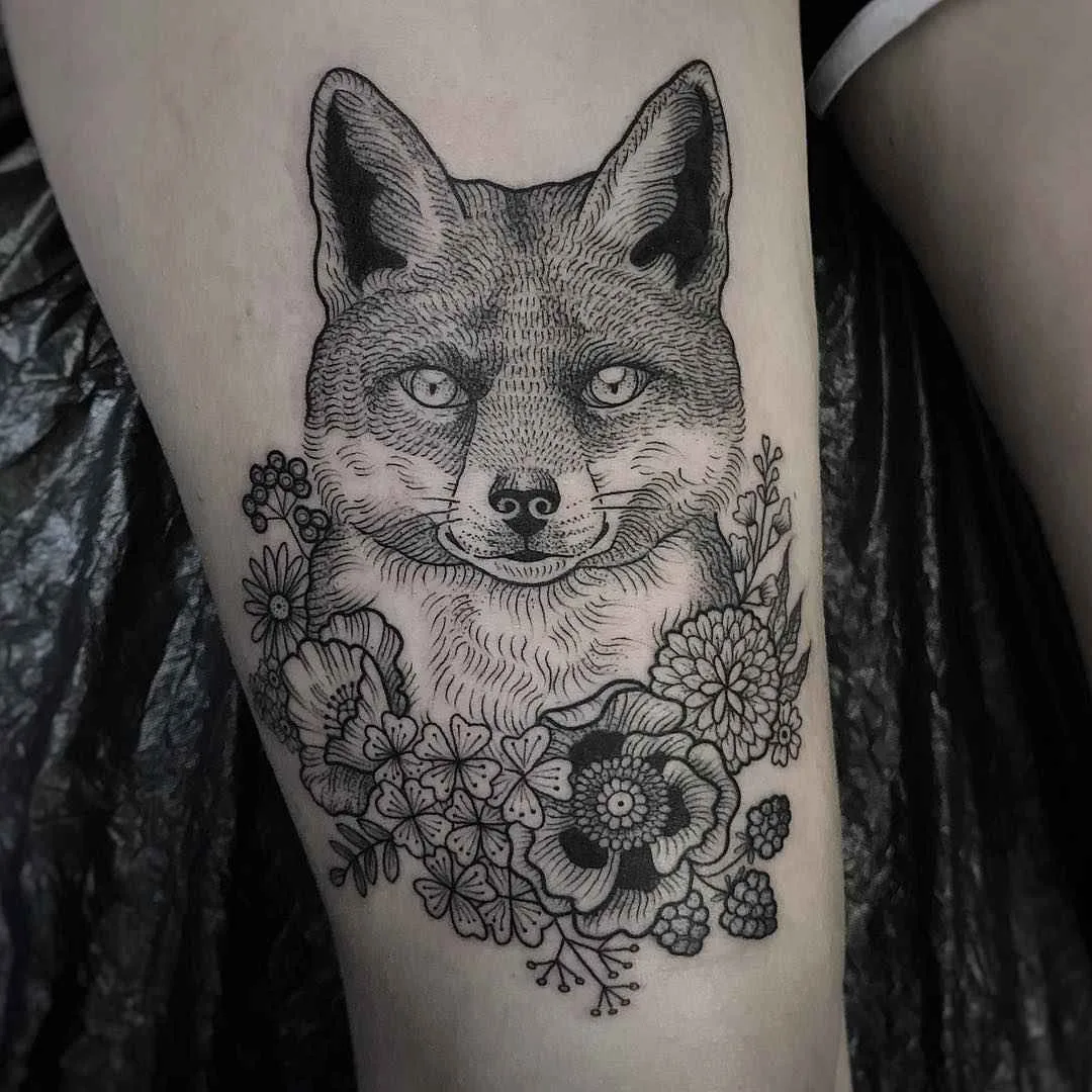 Artista de tatuagem Susanne Suflanda Konig tatuagem ilustrativa gráfica de animais preto e cinza | Alemanha, Reino Unido