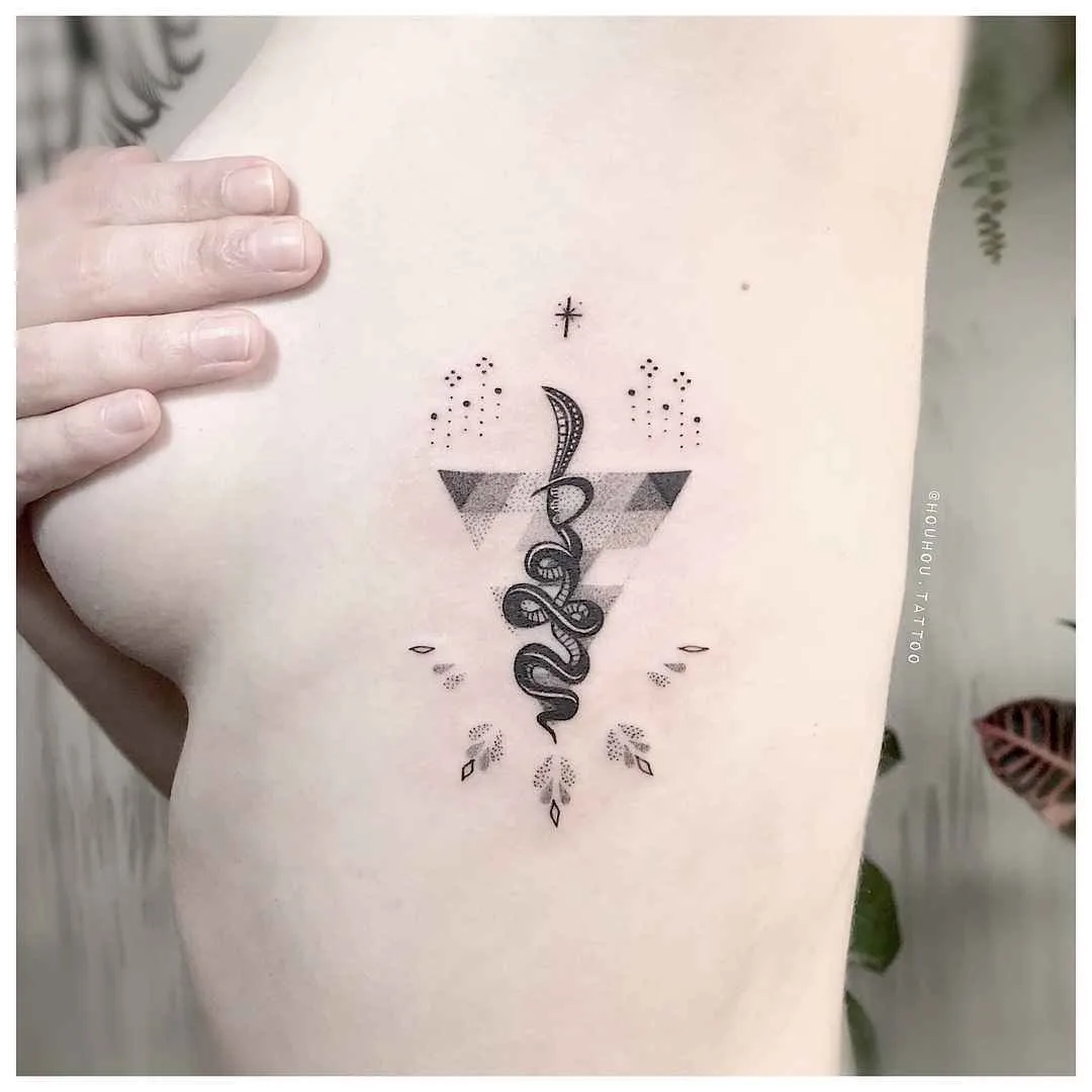 Tattoo artist Ver&ocirc;nica Alves (Houhou) , authors black dotwork minimalistic tattoo | Brazil
