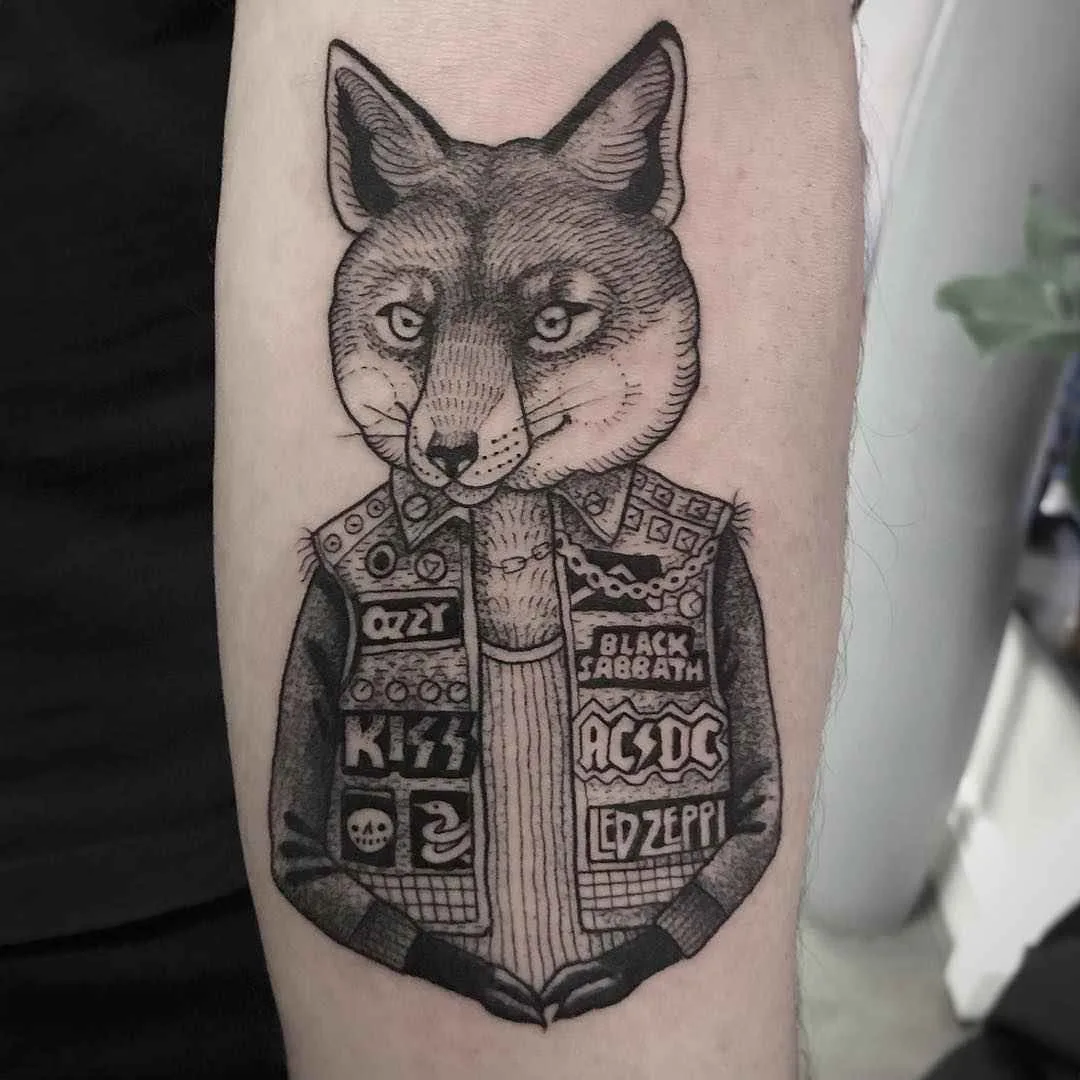 Artista de tatuagem Susanne Suflanda Konig tatuagem ilustrativa gráfica de animais preto e cinza | Alemanha, Reino Unido