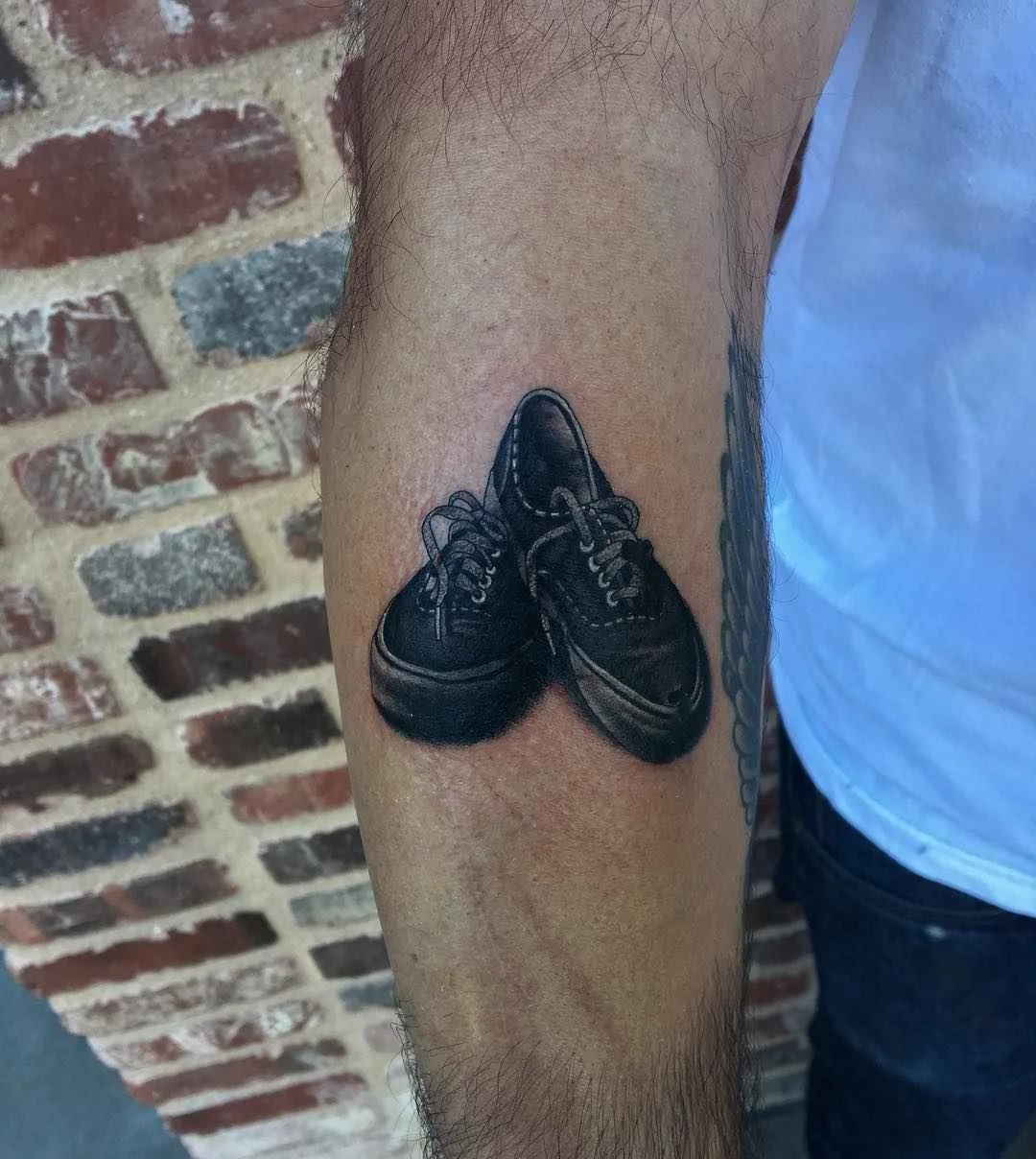 Tattoo master and musician Dan Smith, authors realistic sneakers and shoes tattoo | USA, England, New Zealand